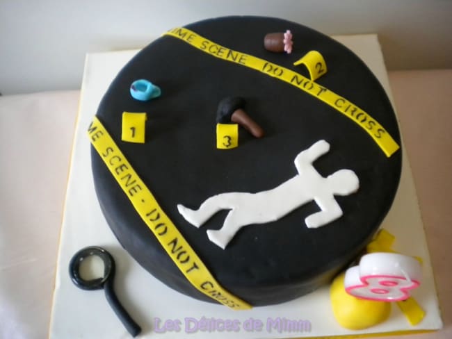Gâteau d'anniversaire Scène de Crime en pâte à sucre
