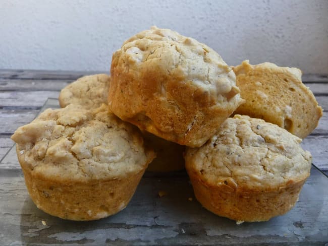 Muffins salés au poulet cajun et cacahuètes