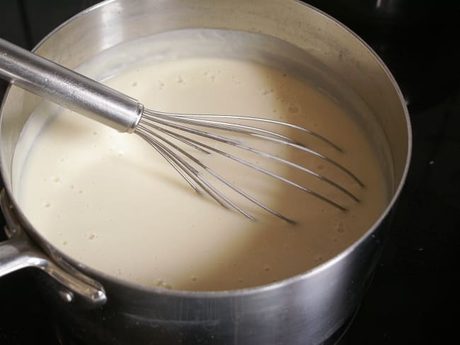 Recettes de la  sauce béchamel et ses dérivées la sauce crème et le velouté.