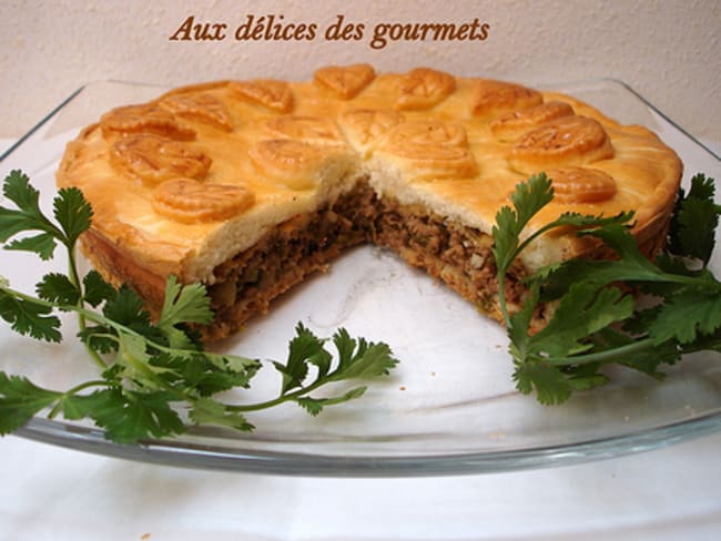 tourte épicée au fromage et à la viande