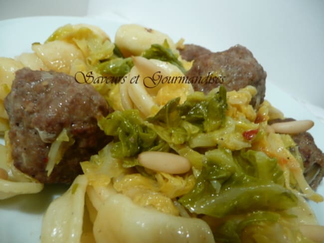 Boulettes de viande aux orecchiette et chou vert