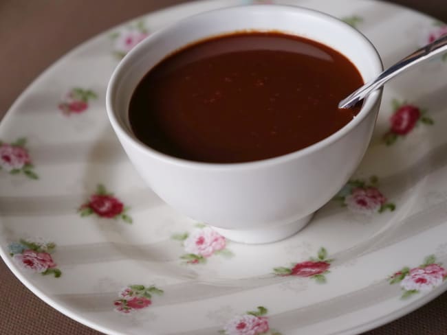 Bol de sauce chocolat légère