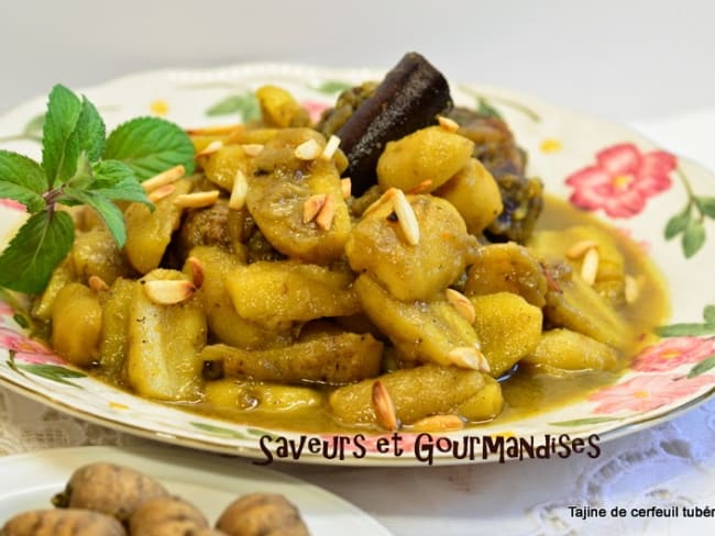 Tajine de cerfeuil tubéreux ou bulbeux et sa sauce safranée