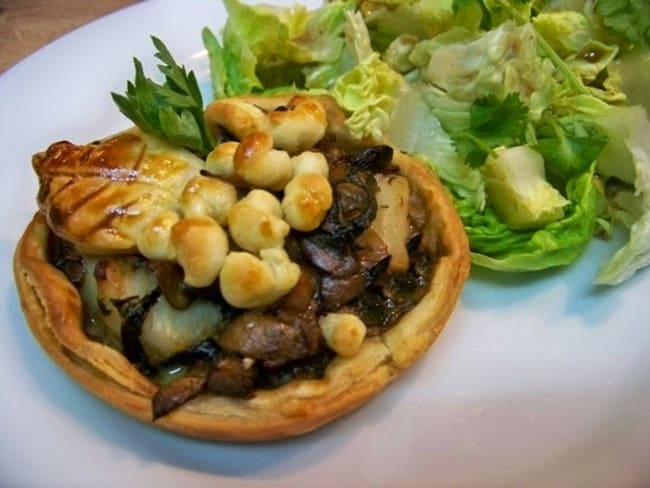 Tartelettes de Saint-Jacques aux champignons et aux épinards