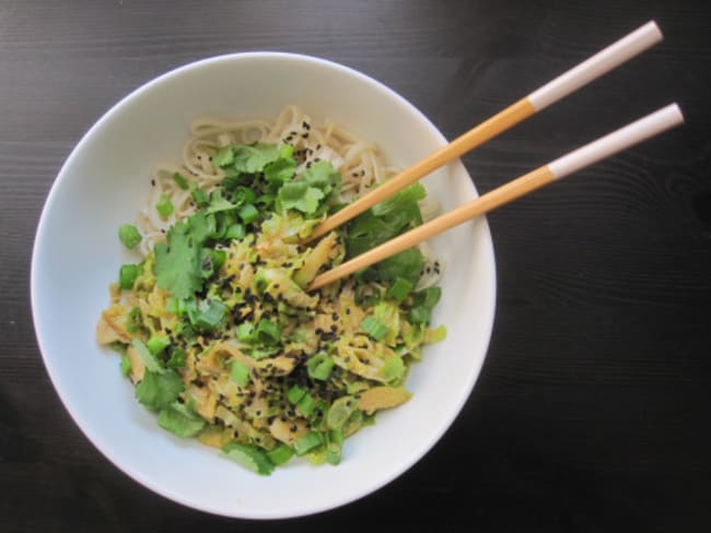 Nouilles udon aux choux de Bruxelles