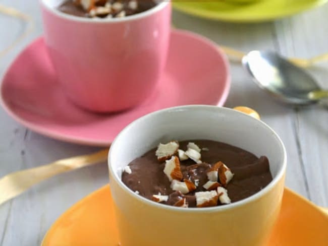 Crèmes au chocolat et purée de cacahuète