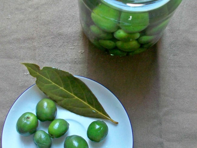 Olives en bocal à la saumure à servir en antipasti