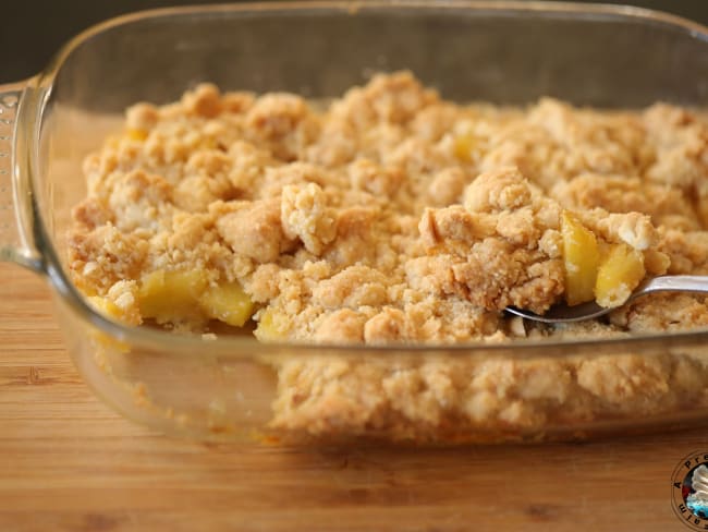 Crumble à l'ananas, à la noix de coco et noix de cajou