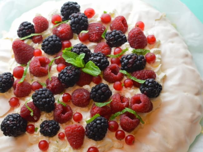 Pavlova aux fruits rouges