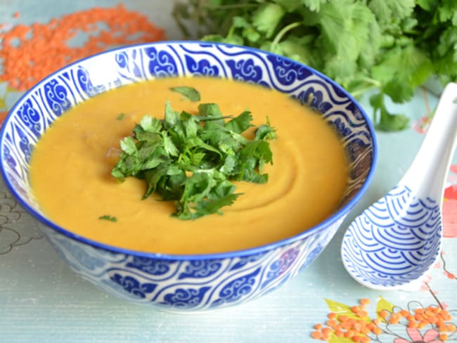 Soupe thaï courge et lentilles corail