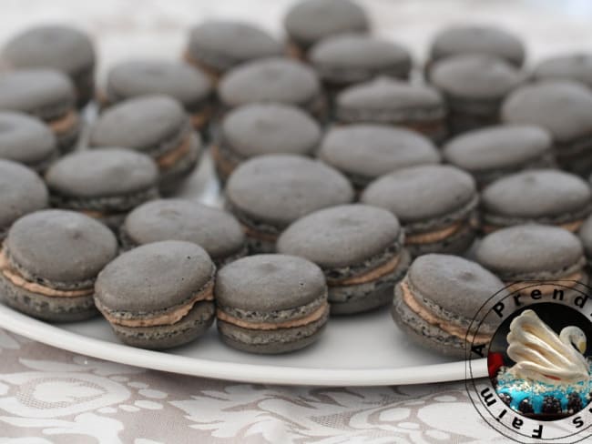 Macarons à la tapenade d'olives noires