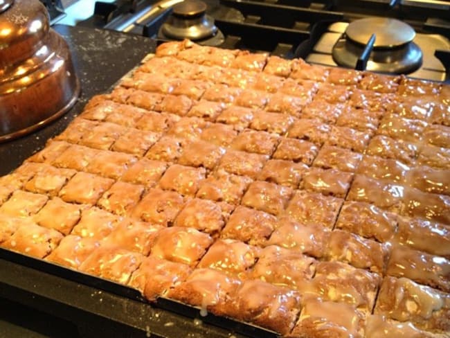 Leckerlis aux amandes, épices, orange et citron confits, arôme kirsch