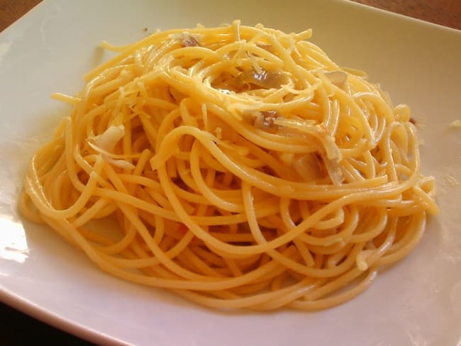 Spaghettis aux échalotes caramelisées et au comté