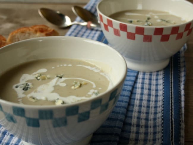 Velouté d’endives au roquefort