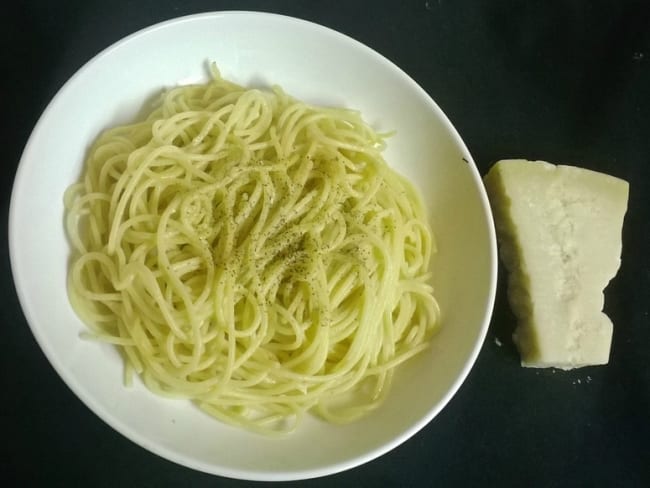 Spaghettis au Fromage et au poivre noir "Cacio e Pepe"