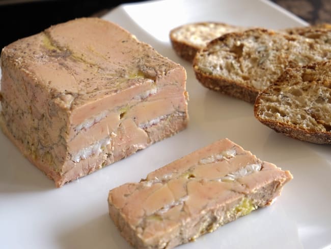 Terrine de foie gras à l'anguille fumée