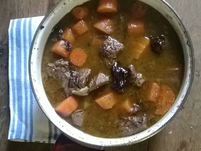 Boeuf aux carottes et pruneaux