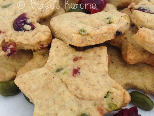 Les biscuits de Noël aux pistaches et cranberries