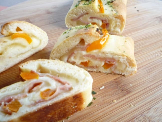 Stromboli au jambon cru, poivron orange et mozzarella