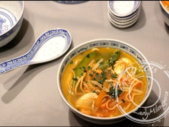 Soupe chinoise gourmande aux crevettes