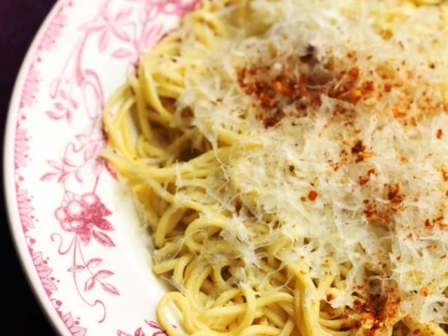 Tagliolini aglio, olio & Bush Tomato