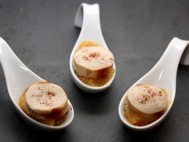 Cuillères apéritives au boudin blanc et pommes