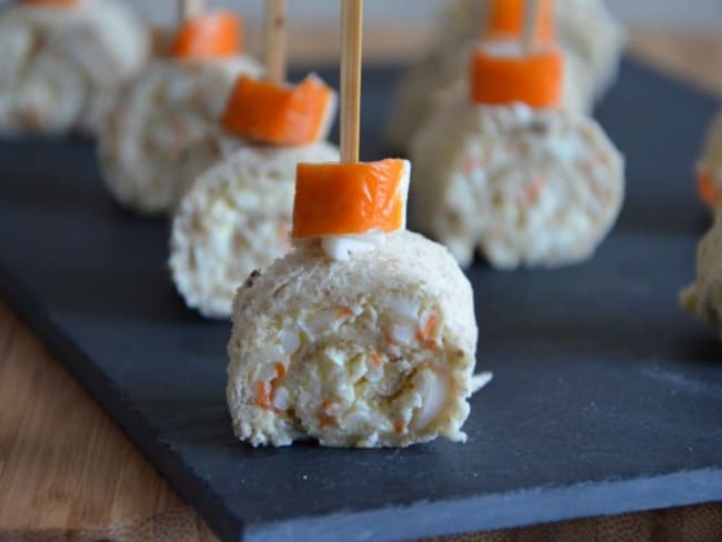 apéritifs roulés au surimi,oeufs mimosa et fromage frais