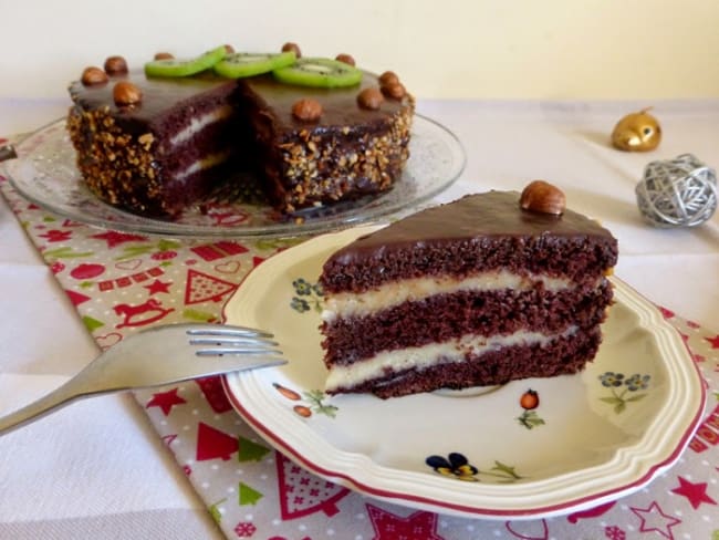 Layer cake au cacao et crème pâtissière à la fève tonka