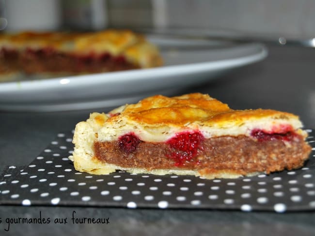 Galette à la pralinoise et aux framboises