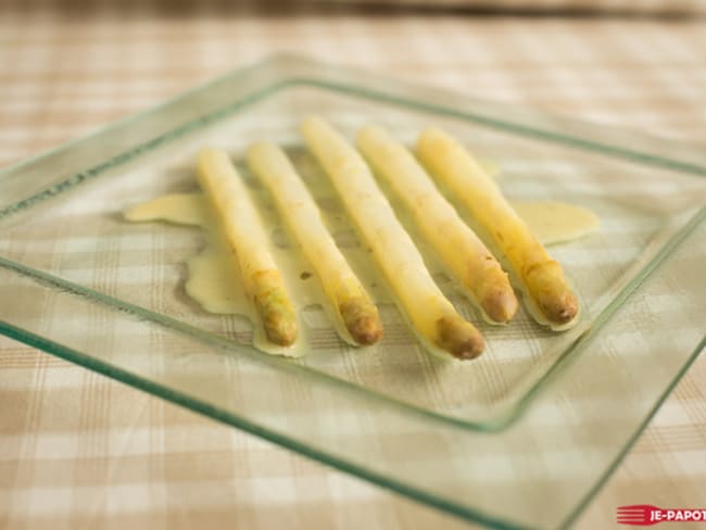 Asperges violettes à la vinaigrette