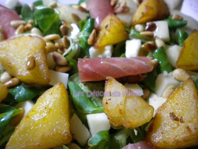 Salade basque au lomo, Ossau-iraty, poires, pignons et pommes de terre sautées