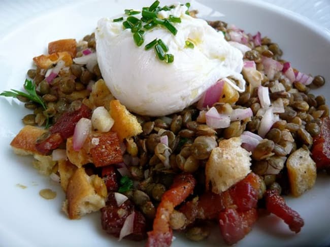 Salade de lentilles du Puy à la lyonnaise