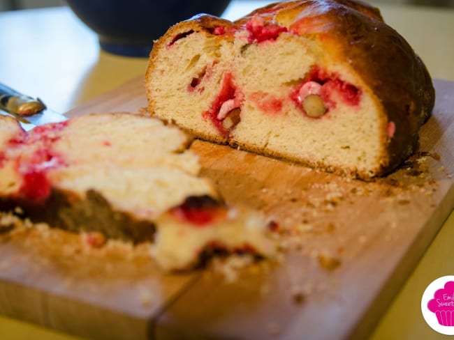 Brioche à la crème fraîche et aux pralines roses