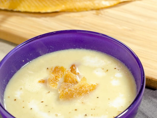 Potage de blancs de poireaux au hareng fumé et à la ricotta