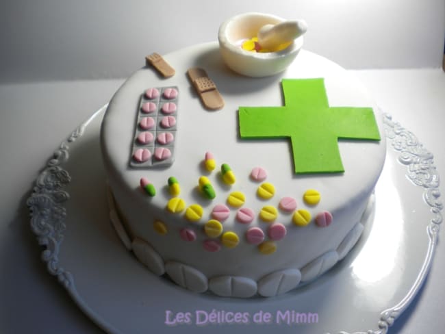 Gâteau sur le thème de la pharmacie