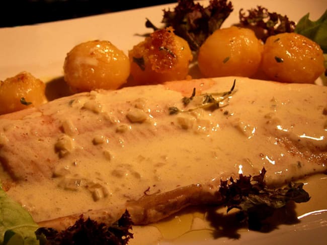 Filet de Féra Nourri au Beurre Sauce Échalote Vin Blanc Crème