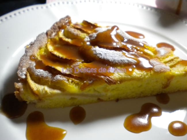 Tarte aux pommes régressive et sa sauce au caramel beurre salé