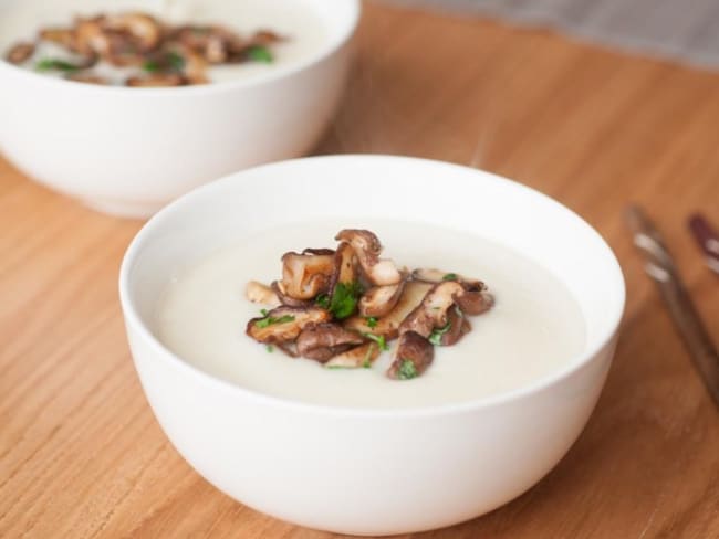 Soupe de chou-fleur et condiment de shiitake