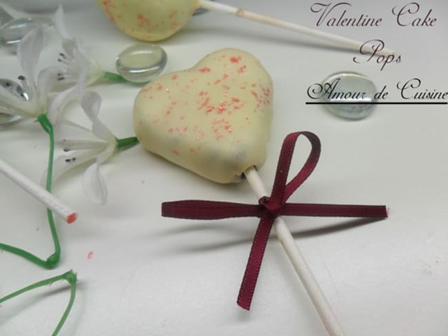 Cake pops en forme de coeur : une idée pour fêter la Saint-Valentin