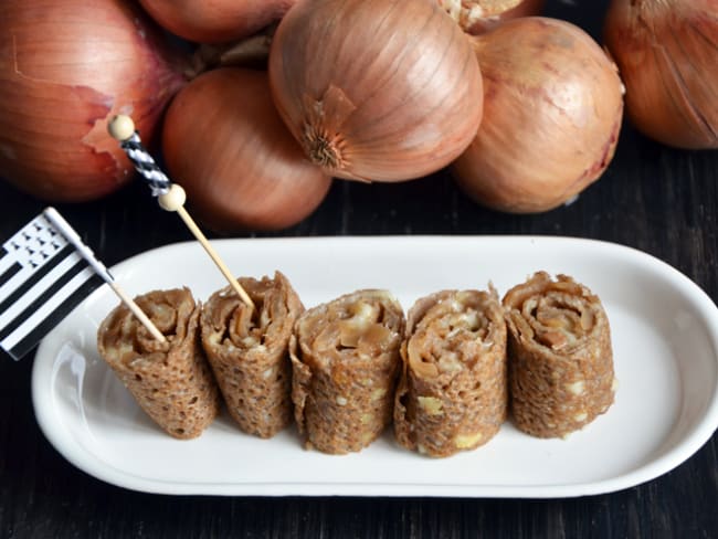 Roulés de crêpes au confit d'oignons de Roscoff