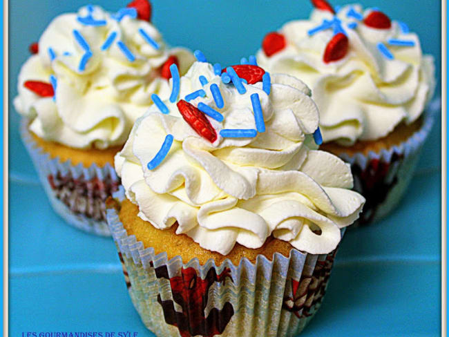 Cupcakes Spiderman chantilly chocolat blanc et à la fève tonka