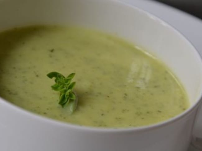 Velouté de courgettes au chèvre frais