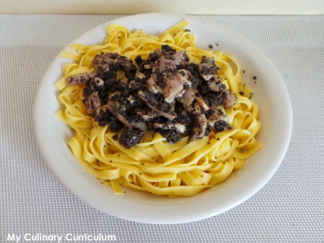 Tagliatelles au poulet et à la tapenade