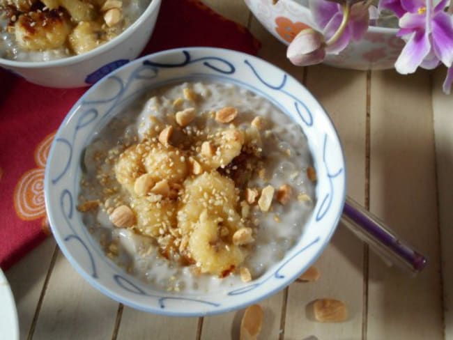 Bananes au lait de coco et perles de tapioca