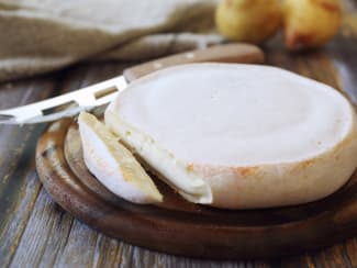 Présentations des fromages français par le Chef Simon : roquefort, brie,  mimolette, camembert, etc.