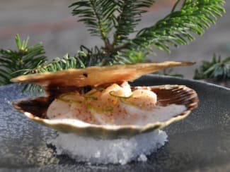 La Saint-Jacques cuite en coquille, gingembre et zestes de citron vert