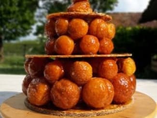 Croquembouche chiffre à la nougatine - La recette illustrée