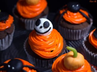 Cupcakes araignées pour célébrer Halloween - Recette par Une Pincée de  Cuisine