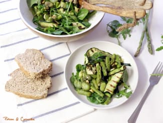 Salade aux asperges, courgettes et noisettes