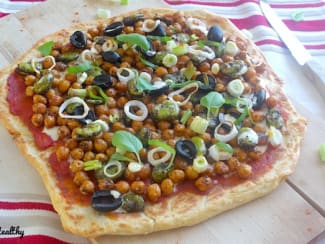 Pizza cheese naan végétarienne aux pois chiches